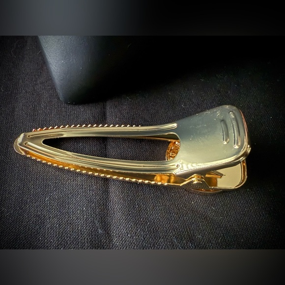 💫 Celine Beauté NIB Gold Clip - Picture 3 of 4